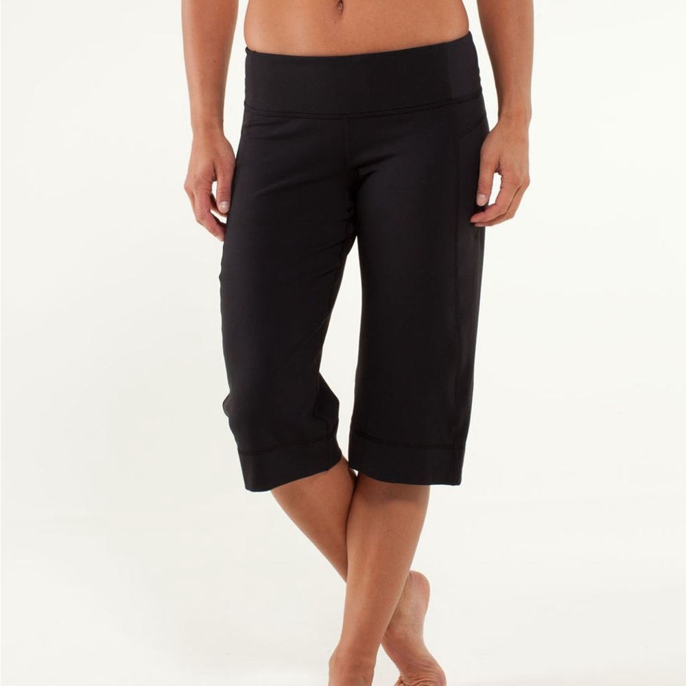 Lululemon Athletica Black Clam Digger Shorts